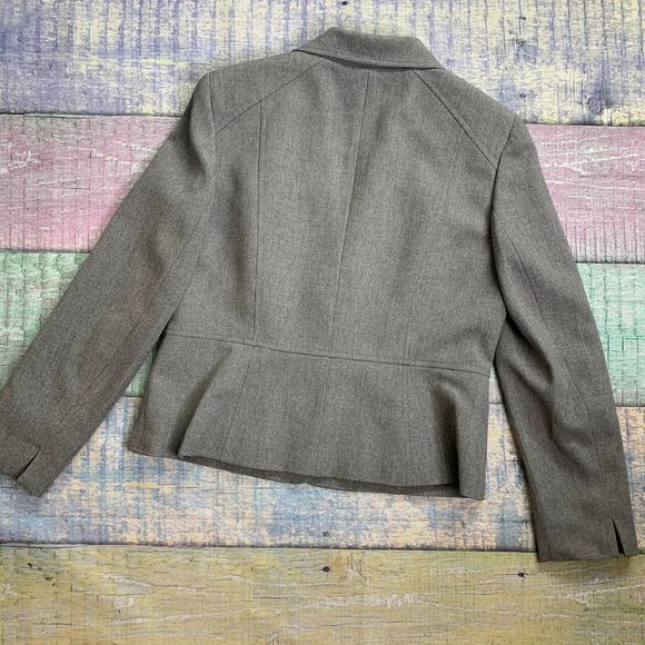 KASPER WOMAN'S SZ 12 PRE-OWNED GRAY  SUIT SET - Picture 7 of 12